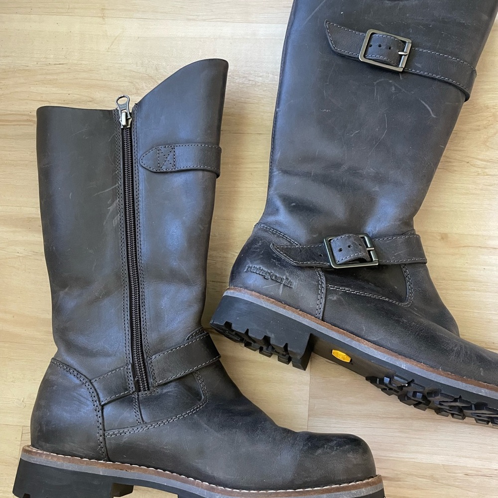Patagonia Forge Gray Leather Buckle Boots